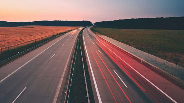 ¿Sabemos cómo conducir en autopistas y autovías?